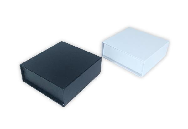 Jewelry box with inlay various colors